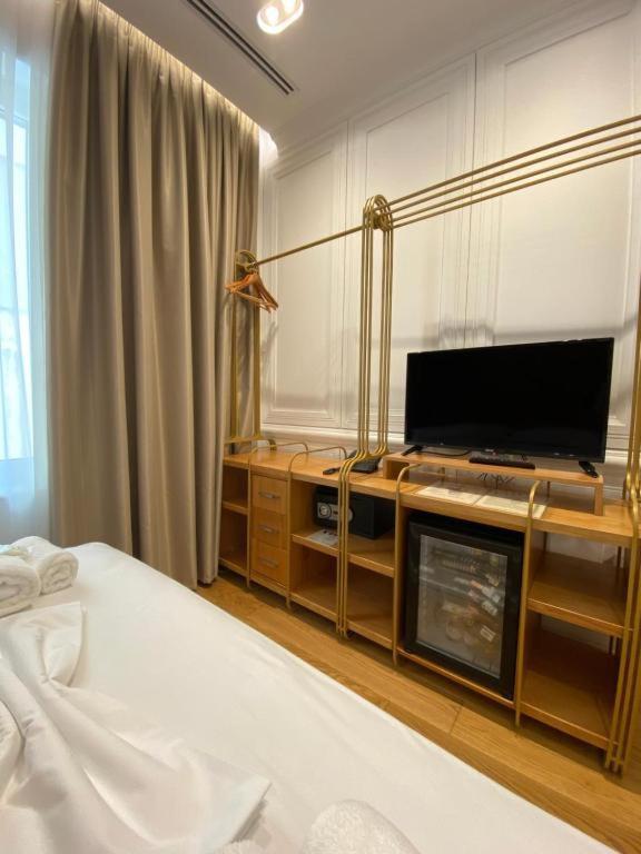 Crown Boutique Hotel ドゥラス エクステリア 写真