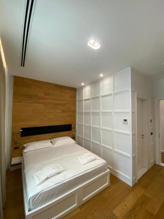 Crown Boutique Hotel ドゥラス エクステリア 写真