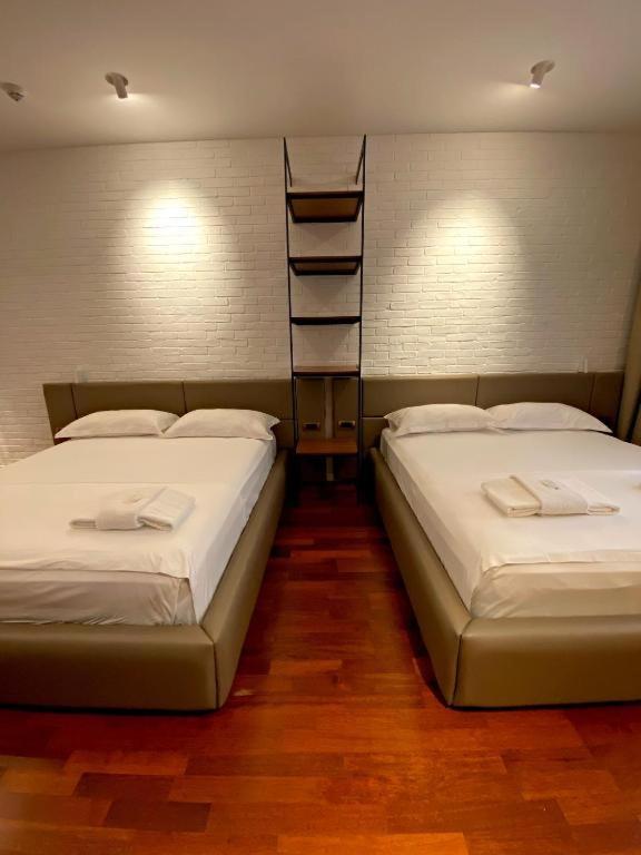 Crown Boutique Hotel ドゥラス エクステリア 写真