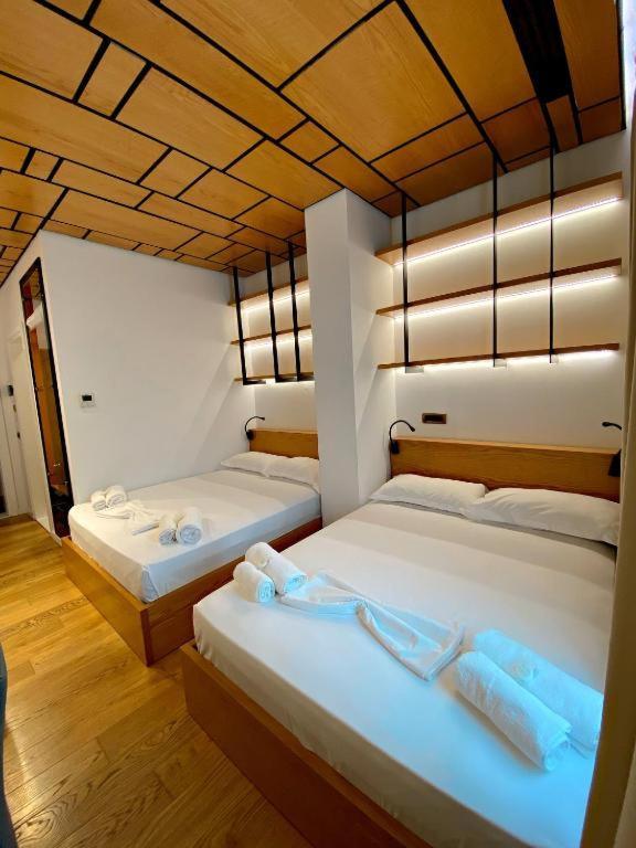 Crown Boutique Hotel ドゥラス エクステリア 写真