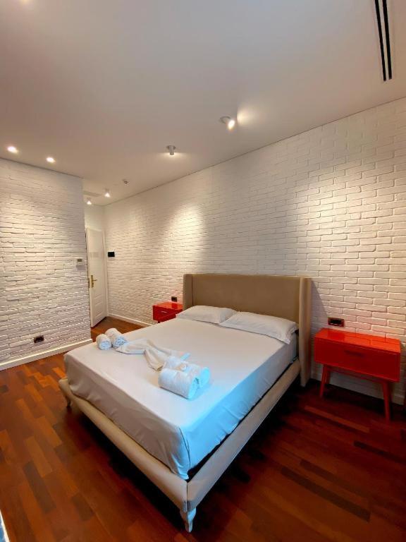 Crown Boutique Hotel ドゥラス エクステリア 写真