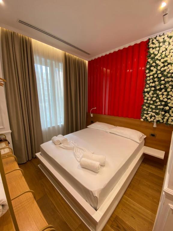 Crown Boutique Hotel ドゥラス エクステリア 写真
